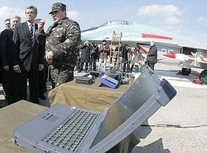 28 марта президент Украины Виктор Ющенко посетил бригаду тактической авиации воздушного командования «Центр» Военных сил